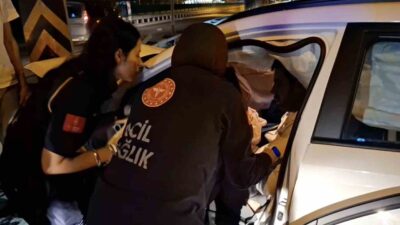 Bursa’da bir sürücü, yolunu seçerken gecikince direğe çarparak yaralandı ve