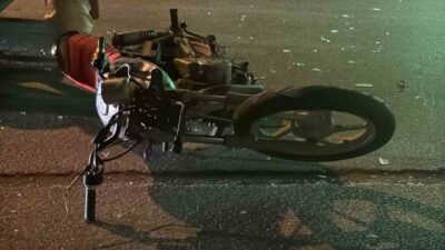 Eskişehir’in Odunpazarı ilçesinde, plakası olmayan bir motosikletle seyir halindeyken otomobille