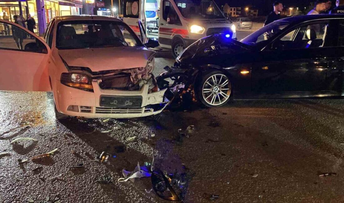 Bursa’nın İnegöl ilçesinde meydana gelen trafik kazasında, saat 22.30 sularında