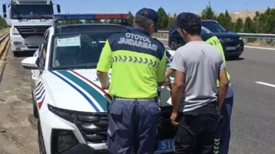 Gaziantep’te jandarma ekipleri, plakasını gizleyerek trafiğe çıkan bir araç sürücüsüne