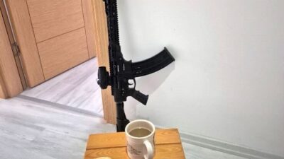 Çatalca ilçesinde ailesiyle yaşadığı tartışma sonrasında evine kilitlenen ve jandarma