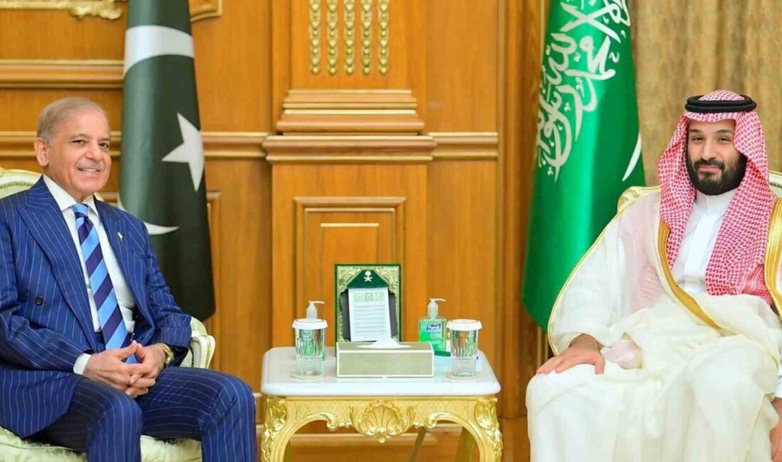 Pakistan Başbakanı Şehbaz Şerif, Suudi Arabistan’a resmi bir ziyaret gerçekleştirmek