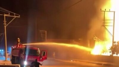 Manisa’nın Turgutlu ilçesinde bulunan bir palet üretim fabrikasında meydana gelen