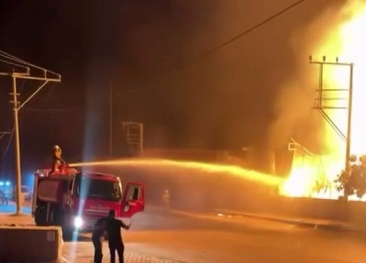 Manisa’nın Turgutlu ilçesinde bulunan bir palet üretim fabrikasında meydana gelen