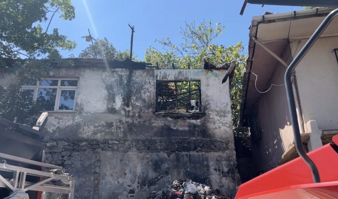 Pendik ilçesinde, Dumlupınar Mahallesi’nde yer alan bir metruk evde çıkan