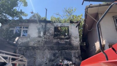 Pendik ilçesinde, Dumlupınar Mahallesi’nde yer alan bir metruk evde çıkan