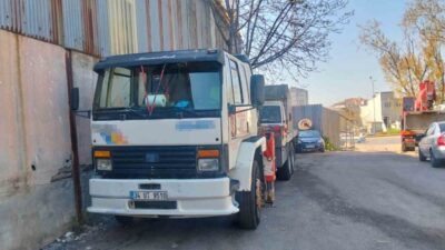 Pendik’te D-100 güney yan yolunda trafiği tehlikeye düşüren ve ters
