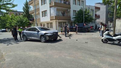 Adıyaman’da meydana gelen bir trafik kazasında pikap ile otomobil çarpıştı