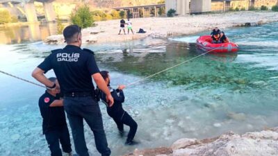 Fırat Nehri’nin Adıyaman-Şanlıurfa il sınırında yer alan bir köprü altında