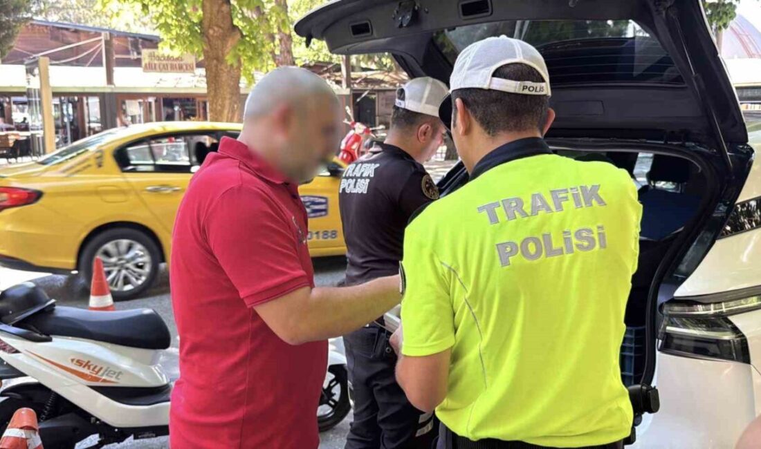 Eskişehir’de gerçekleştirilen trafik denetiminde plakasız ve alkollü yakalanan bir motosiklet