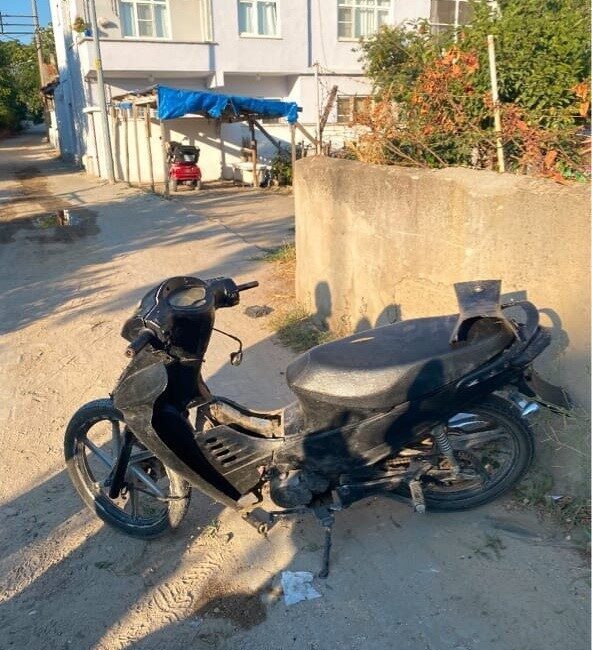Uzunköprü ilçesinde, Motosikletli Yunus Timleri tarafından yapılan denetimde, plakasız motosiklet