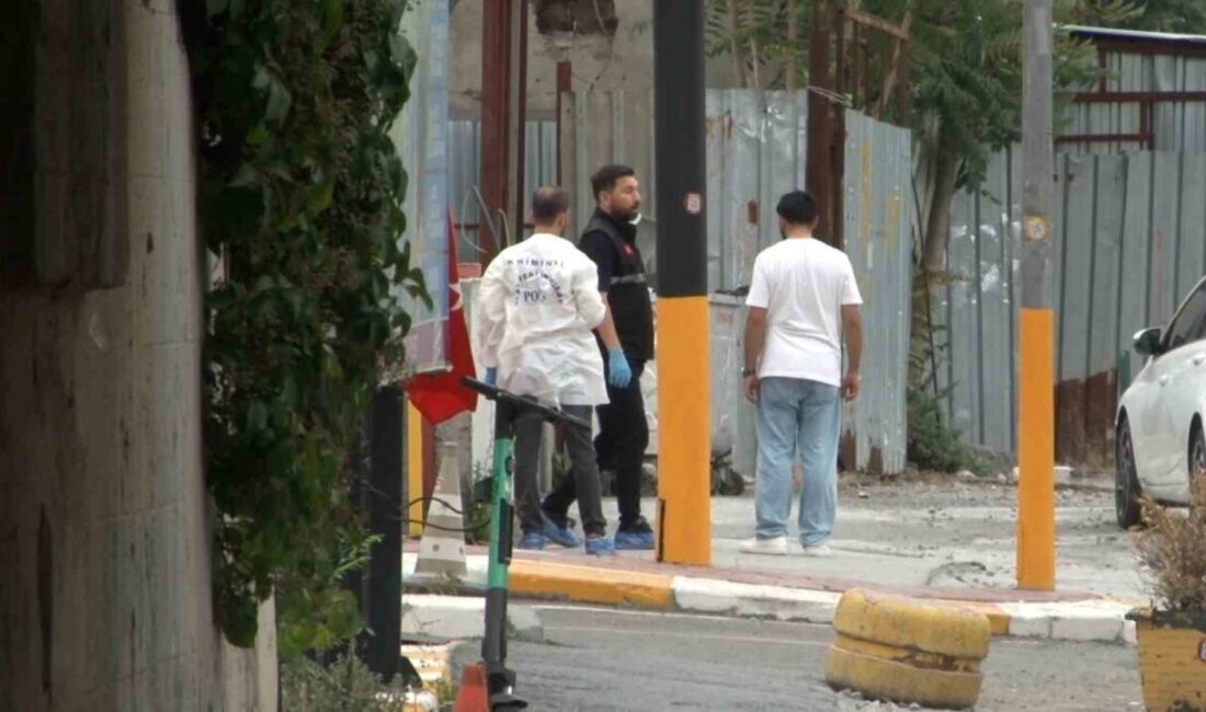 Fatih’te bir polis memuruna bıçakla saldırıp kaçmaya çalışan şüpheli, polis