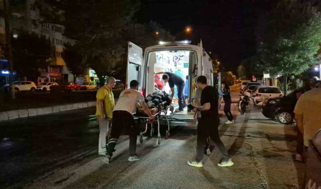 Eskişehir’de bir kurye, yolu kayganlaştıran refüj sulaması nedeniyle motosikletinin kayıp