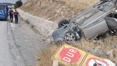 Afyonkarahisar’da meydana gelen trafik kazasında, Bayat ilçesine bağlı Tavşantepe mevkiinde