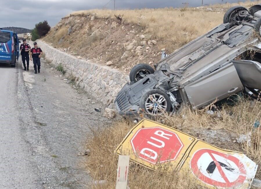 Afyonkarahisar’da meydana gelen trafik kazasında, Bayat ilçesine bağlı Tavşantepe mevkiinde