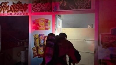 Reyhanlı ilçesindeki bir markette çıkan yangın, itfaiye ekiplerinin hızlı müdahalesi