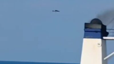 Karadeniz’de seyreden bir Türk Ro-Pax gemisine yaklaşan dronlar, gemide korku