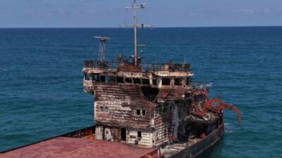 Rusya’ya ait 108 metre uzunluğundaki kargo gemisi “OMSKİY-107”, Novorossiysk Limanı