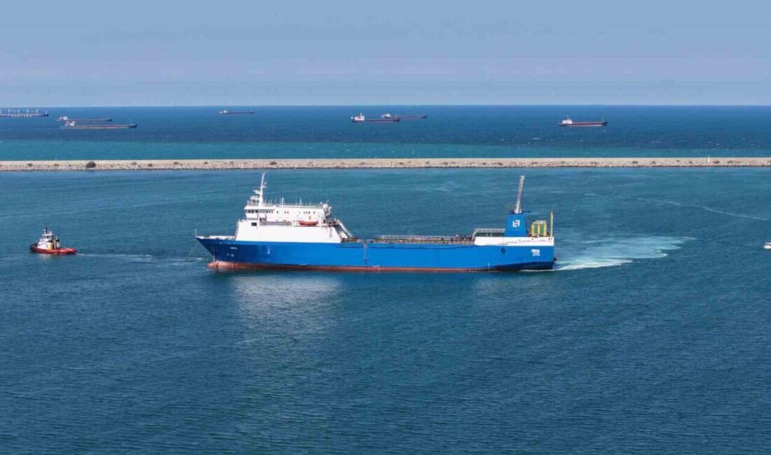 Novorossiysk Limanı açıklarında saldırıya uğrayan “Necibe” adlı kargo gemisinden 18