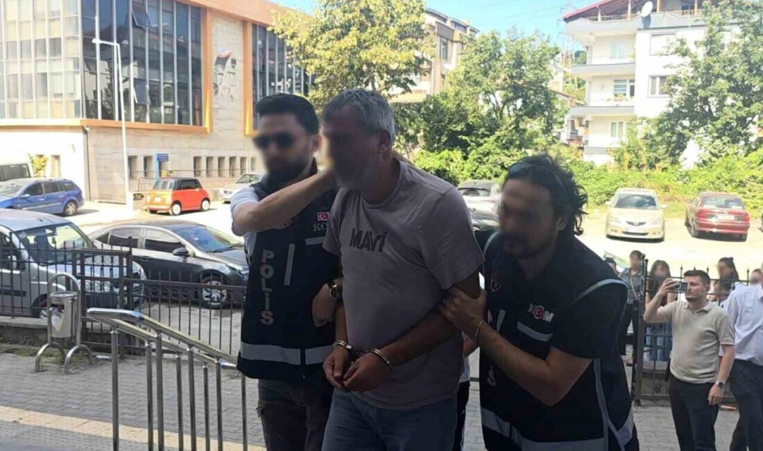 Karadeniz Ereğli ilçesinde bir kuyumcuya sahte altın sattıkları iddia edilen