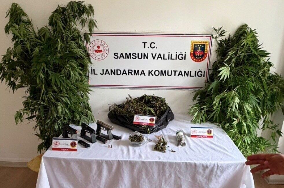 Salıpazarı İlçesi’nde jandarma ekipleri tarafından bir kişinin evinde yapılan aramada