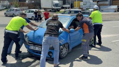 Samsun’un İlkadım ilçesinde meydana gelen trafik kazasında iki aracın kavşakta