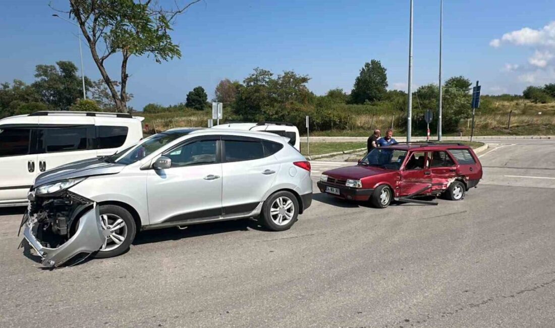 Samsun’un İlkadım ilçesindeki bir kavşakta SUV aracın otomobile çarpması sonucu