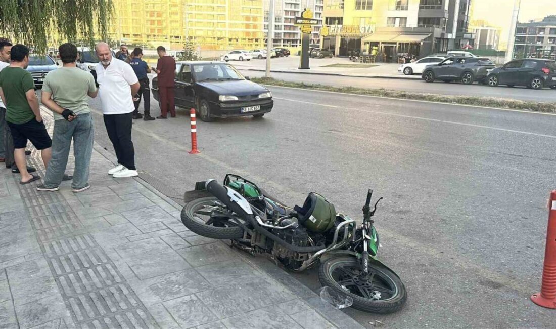 Samsun’un Atakum ilçesinde bir otomobil ile bir motosikletin çarpışması sonucu