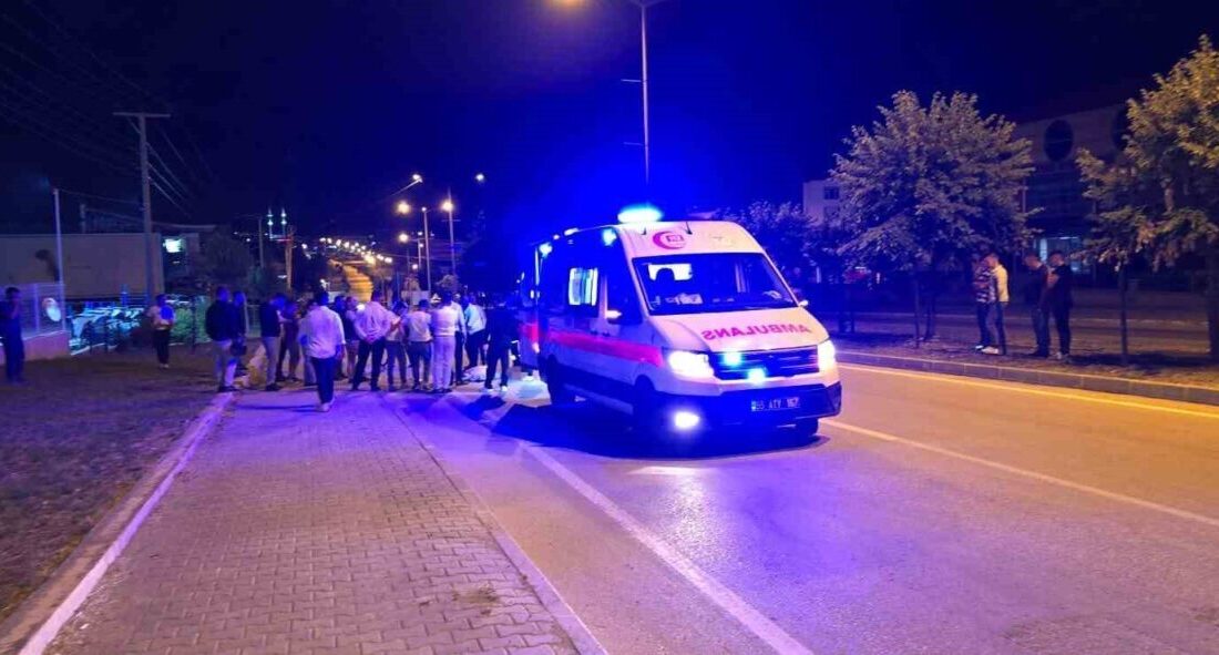 Vezirköprü ilçesinde meydana gelen trafik kazasında bir yaya hayatını kaybetti.