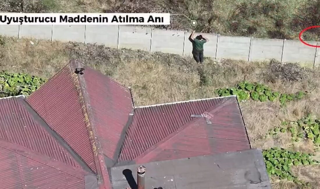 İstanbul’un Sancaktepe ilçesinde uyuşturucu madde ticareti yapıldığı tespit edilen adrese