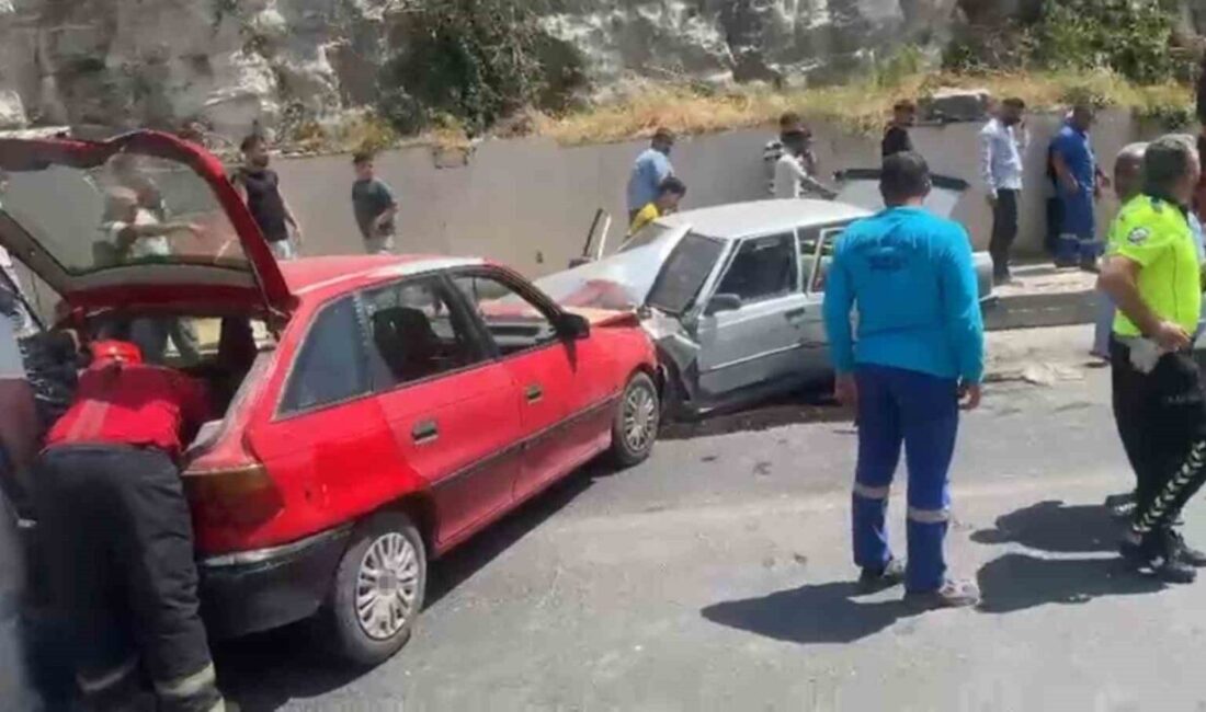 Şanlıurfa’da meydana gelen trafik kazasında iki aracın frontal çarpışması sonucu