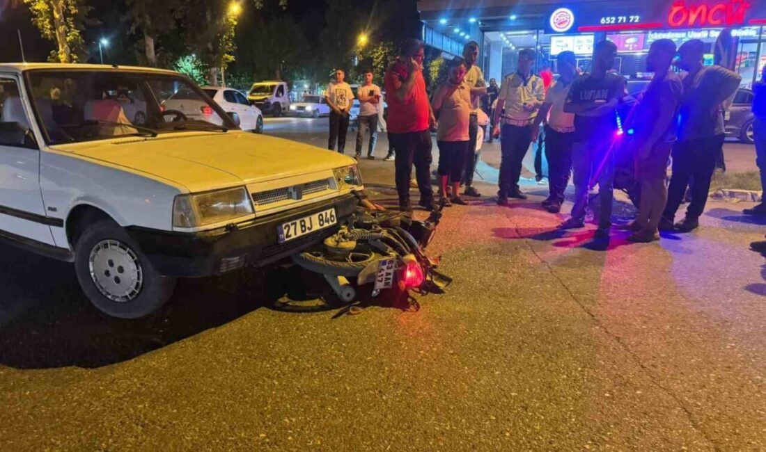Şanlıurfa’da bir motosiklet sürücüsü, otomobille çarpıştıktan sonra yaralandı. Meydana gelen