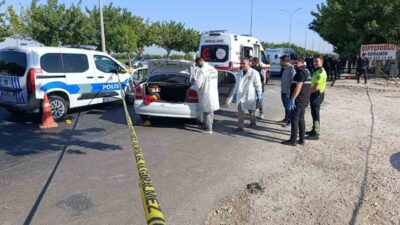 Şanlıurfa’nın Eyyübiye ilçesinde seyir halindeki bir otomobile düzenlenen silahlı saldırı