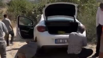 Sincik-Kahta karayolunda devam eden yol çalışmaları sebebiyle ulaşıma kapatılan bölümde,