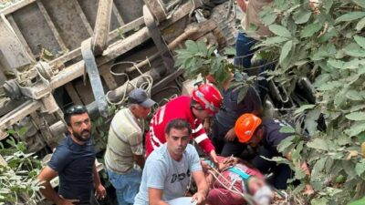 Hatay’da bir baba ile oğlunun yaralandığı kaza meydana geldi. Dörtyol