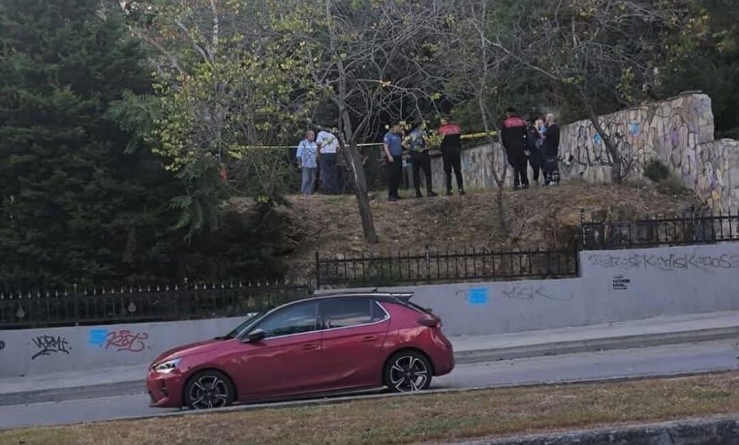 Sarıyer’de bir parkta bir kişinin cansız bedeni bulundu. Olay, bugün
