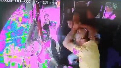 Kocaeli’nde bir özel halk otobüsü şoförü, bilinmeyen bir kişinin saldırısına