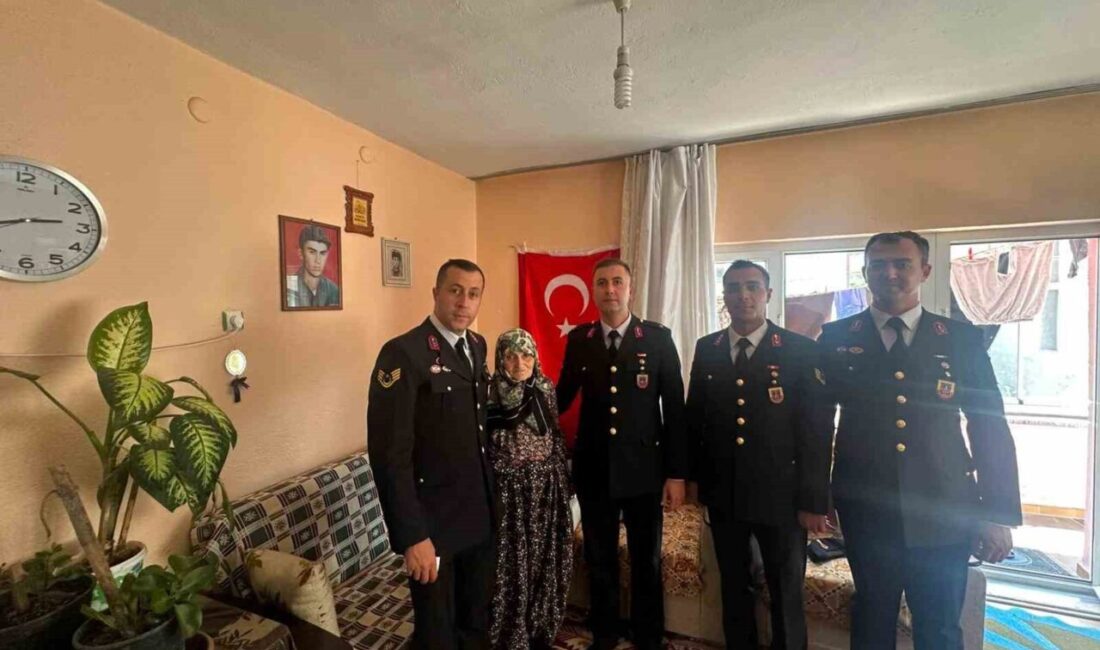 Bozüyük ilçesinde şehit Jandarma Er Ekrem Pehlivan’ın ailesine sene-i devriyesi