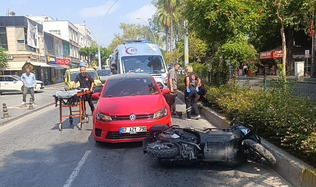 Manavgat ilçesinde gerçekleşen bir kaza sonucunda, kontrolsüz şekilde şerit değiştiren