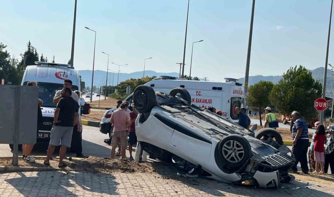 Fethiye-Antalya karayolunda tır ile otomobilin çarpışması sonucu trafik kazası meydana