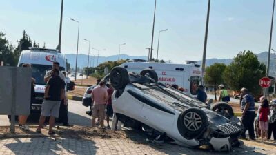 Fethiye-Antalya karayolunda tır ile otomobilin çarpışması sonucu trafik kazası meydana