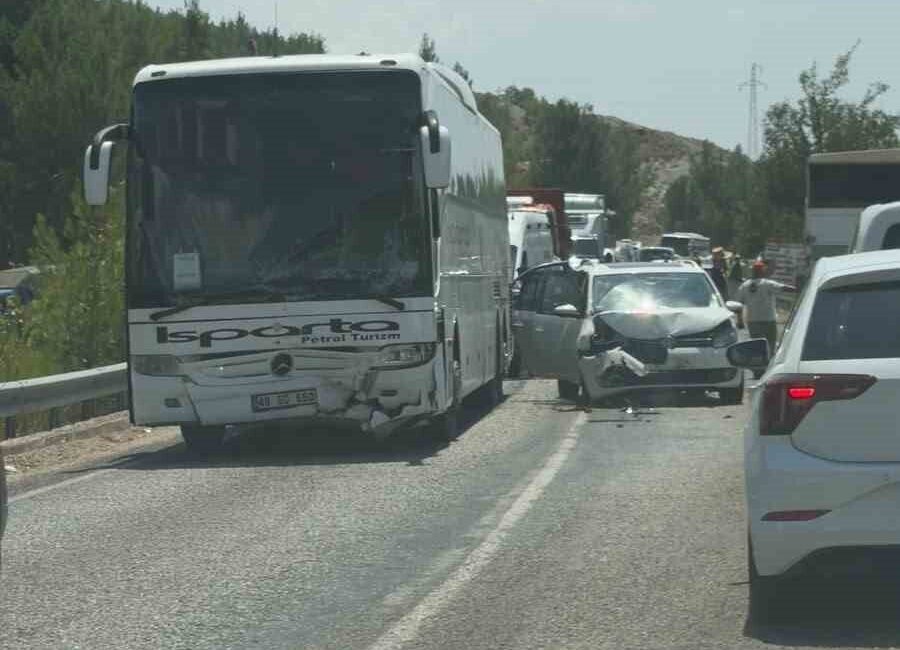 Muğla’nın Seydikemer ilçesinde, Söğüt yolu üzerinde Bayırköy mevkisinde meydana gelen