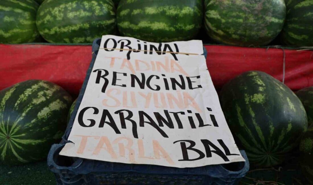 Kırşehir halkı, hava sıcaklıklarının yükselmesiyle birlikte serinlemek için tercihini karpuza
