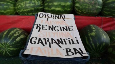 Kırşehir halkı, hava sıcaklıklarının yükselmesiyle birlikte serinlemek için tercihini karpuza