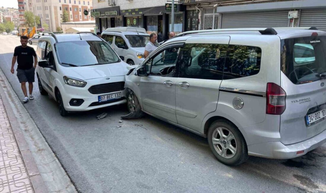 Siirt’te meydana gelen trafik kazasında, Yeni Mahalle Cengiz Topel Caddesi’nde