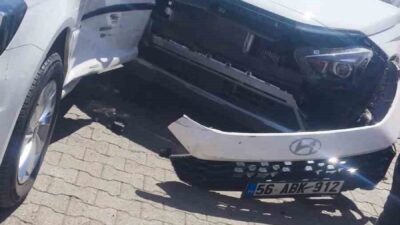 Siirt’te meydana gelen trafik kazasında bir otomobil ile hafif ticari