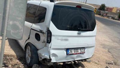 Kurtalan ilçesinde meydana gelen trafik kazasında hafif ticari araç ile