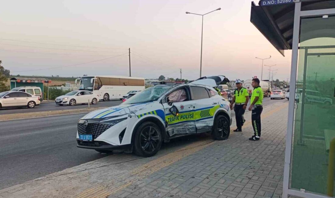 Silifke ilçesinde meydana gelen zincirleme trafik kazasında, 1’i polis 2