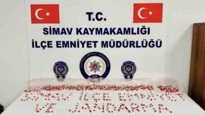 Kütahya’da, emniyet ve jandarma birimlerinin ortak çalışmasıyla gerçekleştirilen uyuşturucuyla mücadele