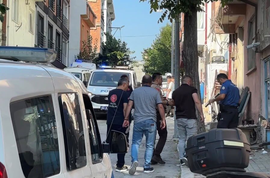 Kütahya’nın Tavşanlı ilçesinde, akrabalarıyla miras meselesi yüzünden anlaşmazlık yaşayan bir